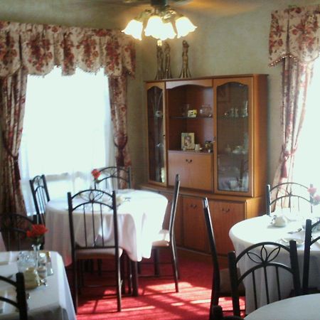 Four Creeks Bed & Breakfast Girard Restoran foto